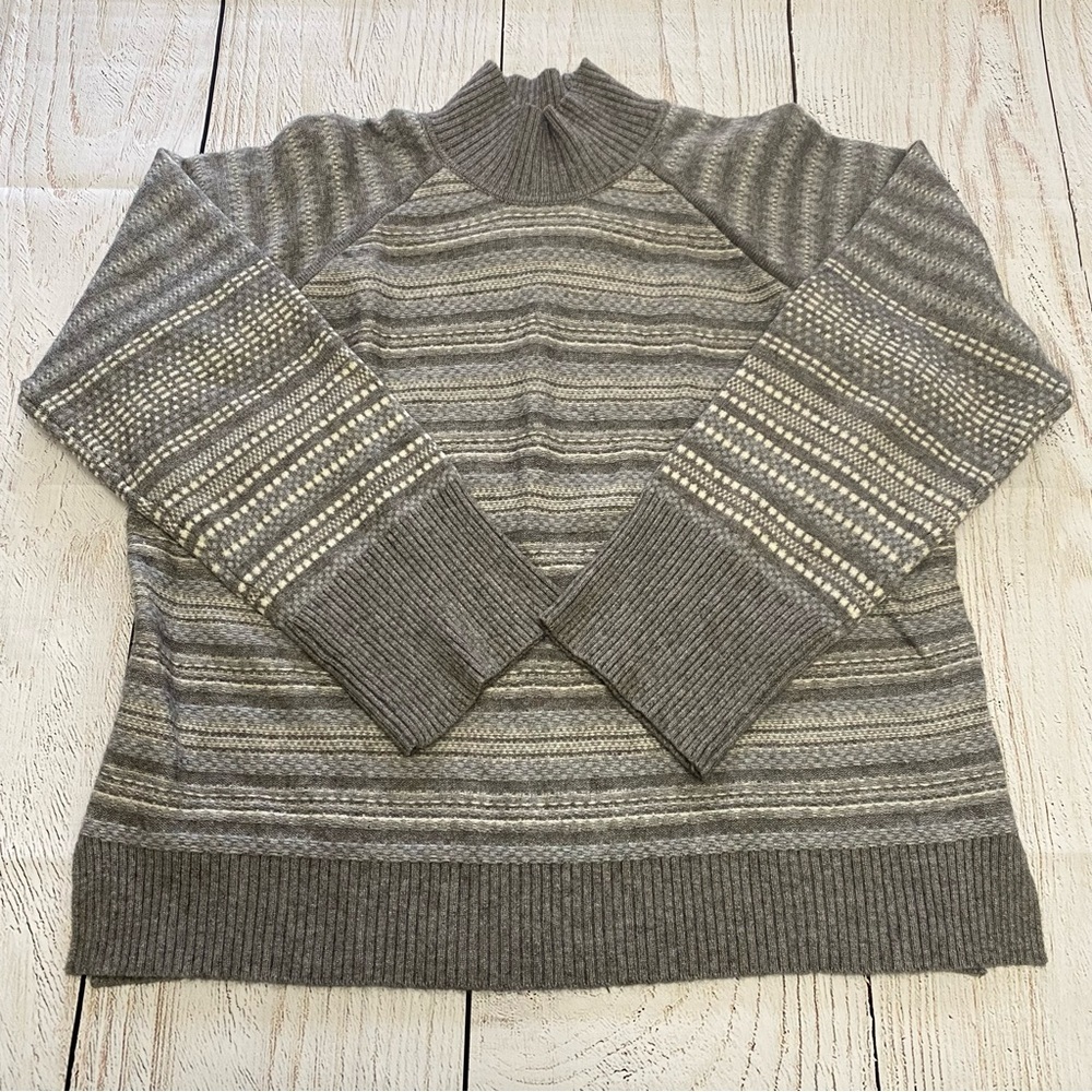 Cyrus Gray and Cream Striped Crewneck Sweater large